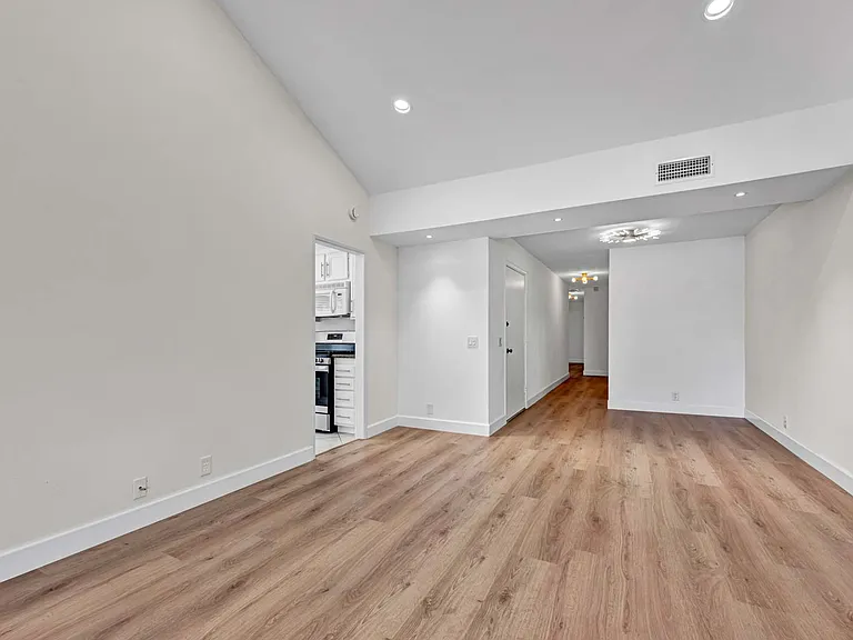 21702 Superior Ln — Photo 11