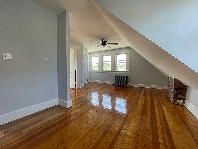 143-145 Irving Ave #3 — Photo 6