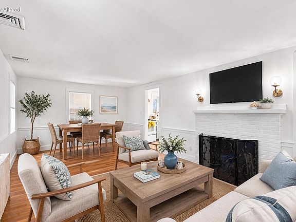 3rd image of 35 Walnut Street