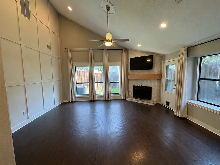 649 Albrook Dr — Photo 7