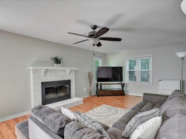 13631 Lucky Debonair Ln