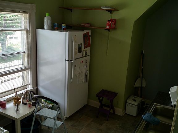 4th image of 1397 Hewitt Ave