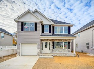 74 Manchester Ave, Keyport, NJ 07735