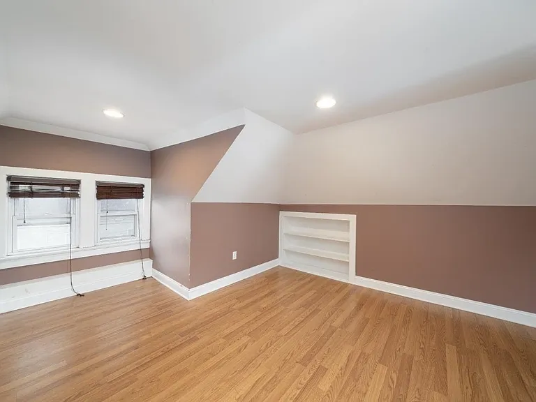 351 Somerset St — Photo 23