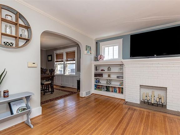4th image of 292 Knowlton Ave