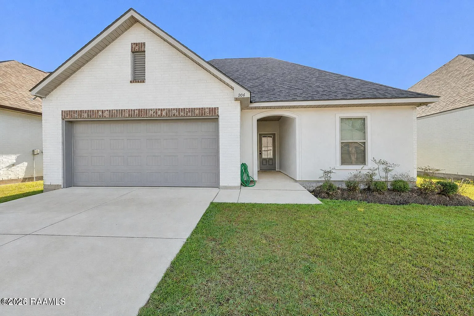3 bed, 1735 sqft, $2,100 — Photo 1