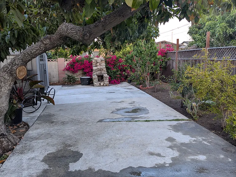 San Vincente Ave — Photo 20
