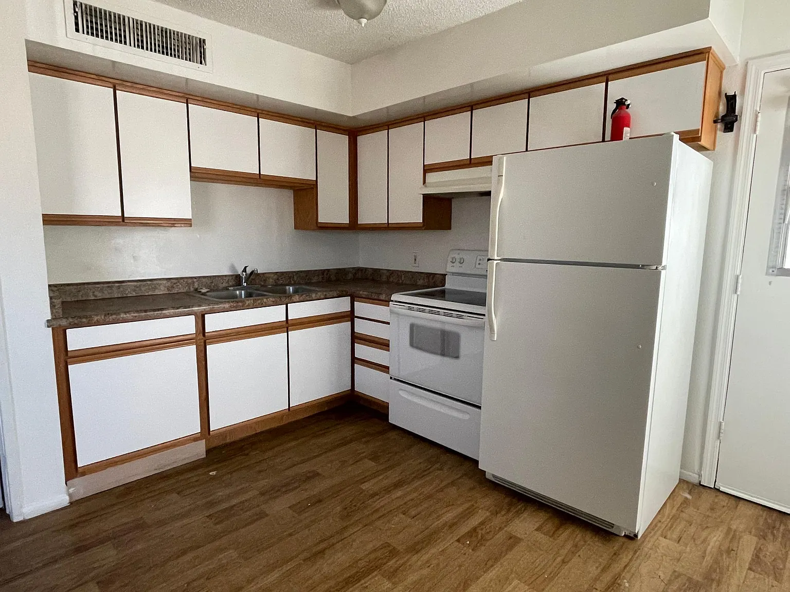 2125 Injo Dr — Photo 3