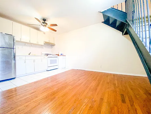 Rented by RealTegrity NY LLC | media 3