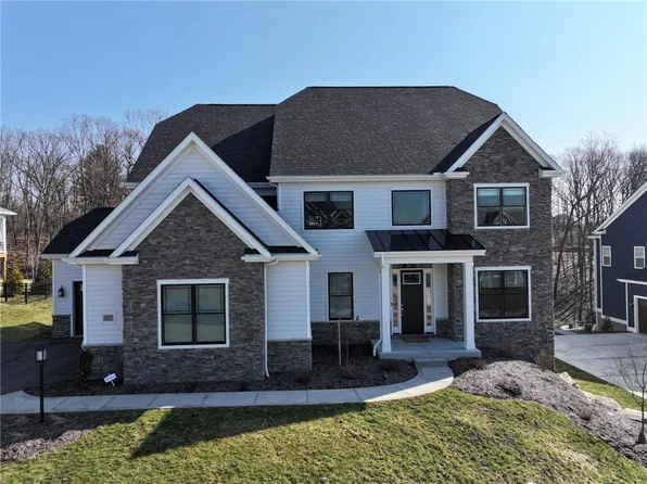 307 Azalea Ln, Baden, PA 15005