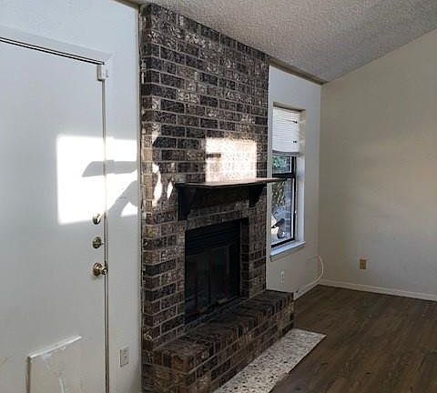 3rd image of 2118 Hidden Hill Dr