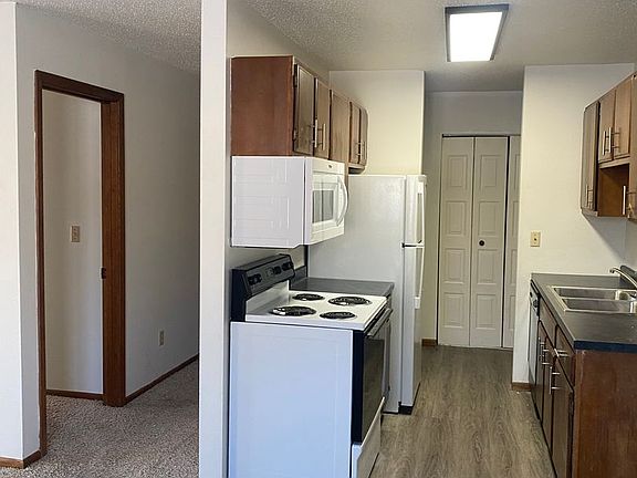 4th image of 201 Southwood Dr APT 5