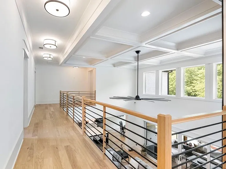 566 Versailles Dr — Photo 40