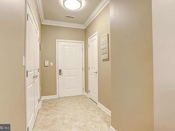 2nd image of 13 Clay Lodge Ln Unit 202