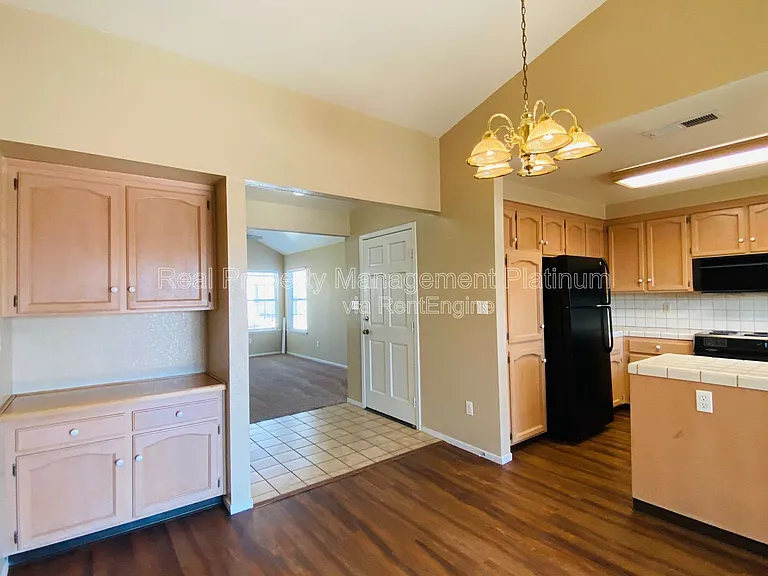 8153 N Cedar Ave #212 — Photo 15