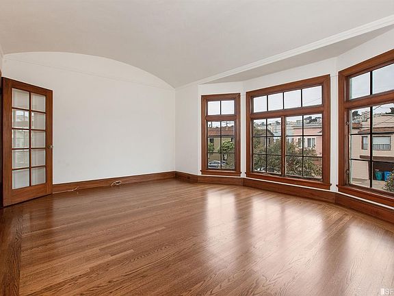 5th image of 4327 Cabrillo St