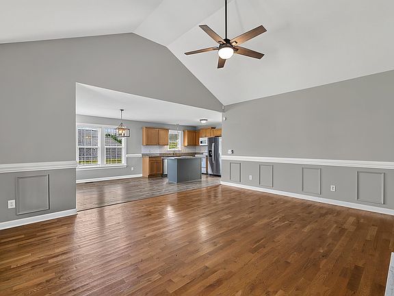 5th image of 104 Jarrett Bay Ln