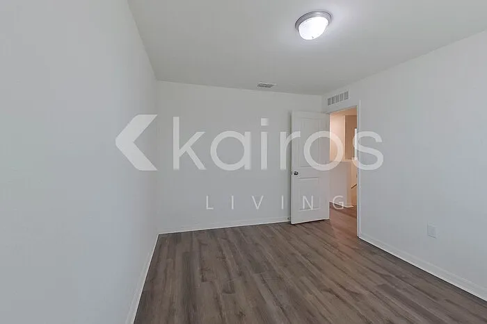 18268 Wintergarden Ave — Photo 16