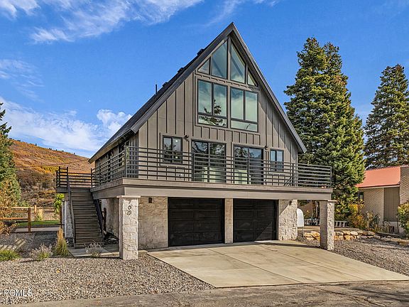 5th image of 700 Aspen Dr