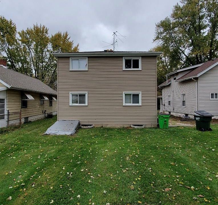 2nd image of 460 Grandview Ave