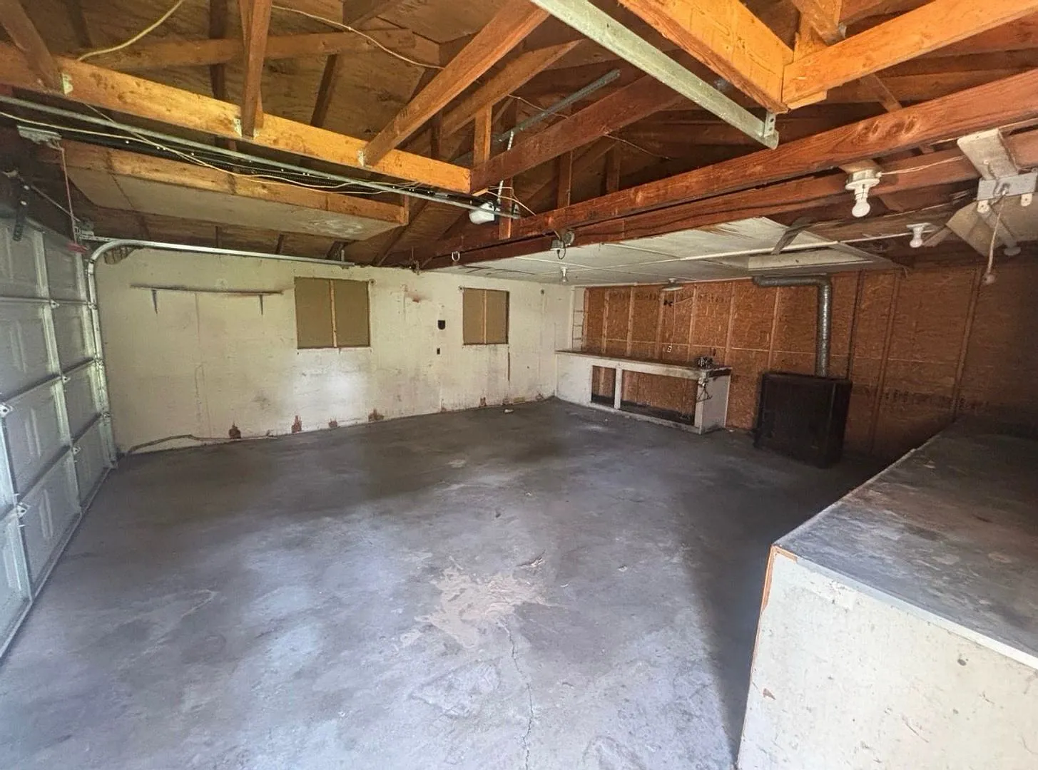 2 Bed 1 Bath — Photo 3