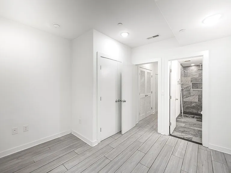 1642 N Marshall Street — Photo 20