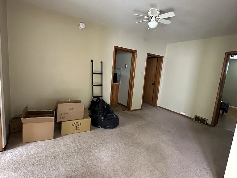 440 Summit Ave — Photo 3