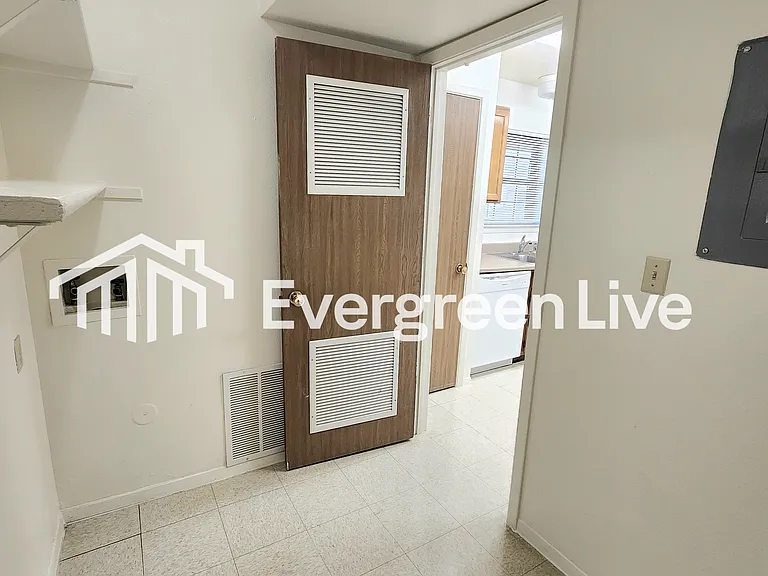 233 Raven Dr — Photo 11