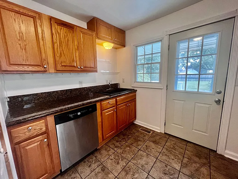 8121 Old Ocean View Rd — Photo 5