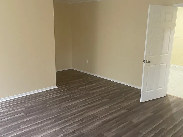 745 Pelican Ln — Photo 8