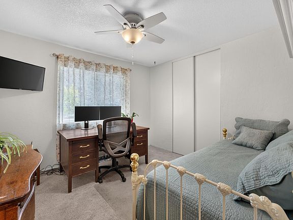 5th image of 224 Katherine Way
