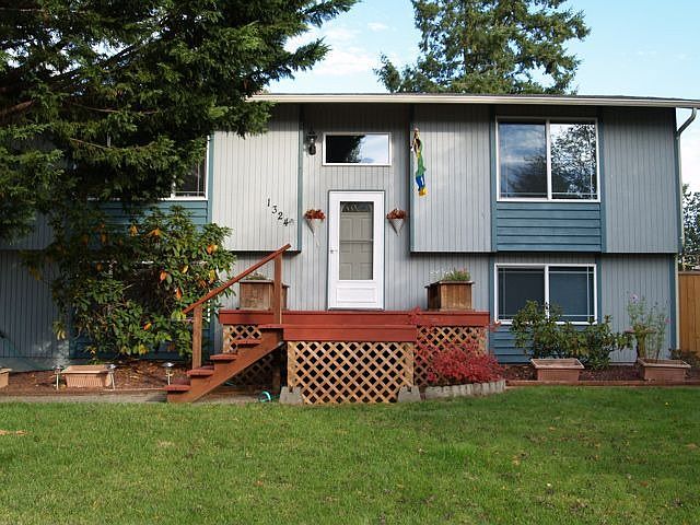 1st image of 1324 Clover St NE