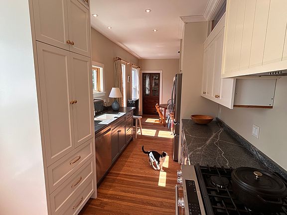 3rd image of 29 Sawyer St APT 1