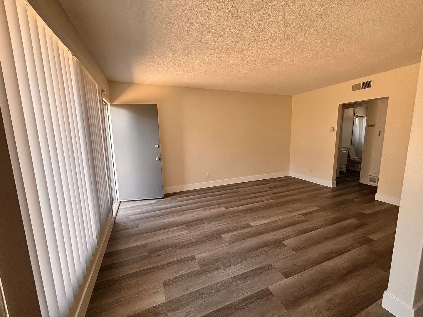 8028 Boer Ave — Photo 4