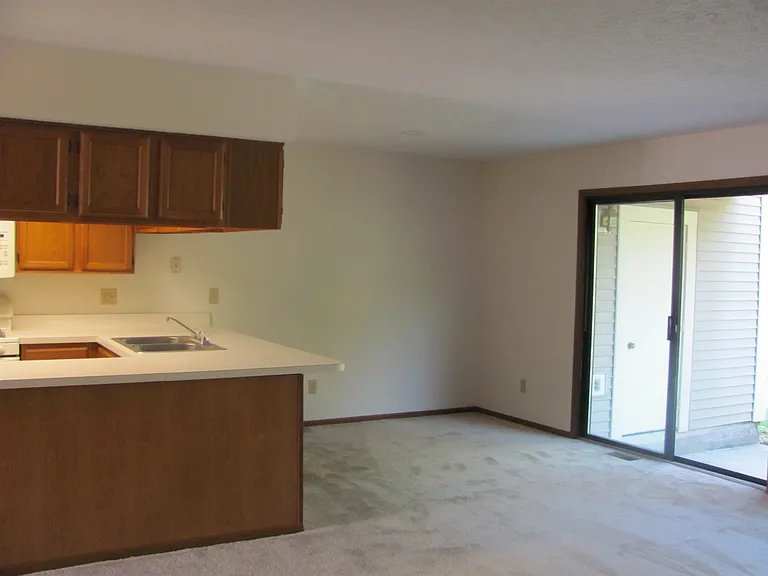 2080 Lublin Dr #D — Photo 6