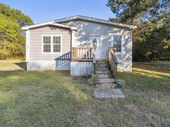 208 S Sun Camp Rd, White Oak, TX 75693