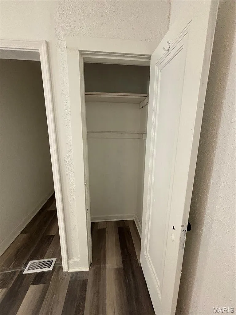 2 bed, 3596 sqft, $1,050 — Photo 4