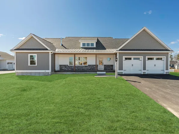 7 Magnolia Drive, Old Orchard Beach, ME 04064