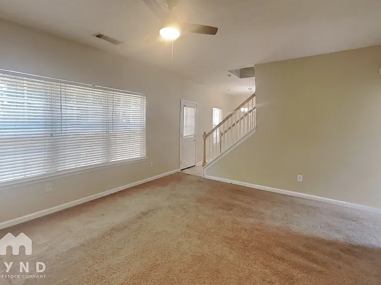 8256 Wynfield Dr — Photo 3