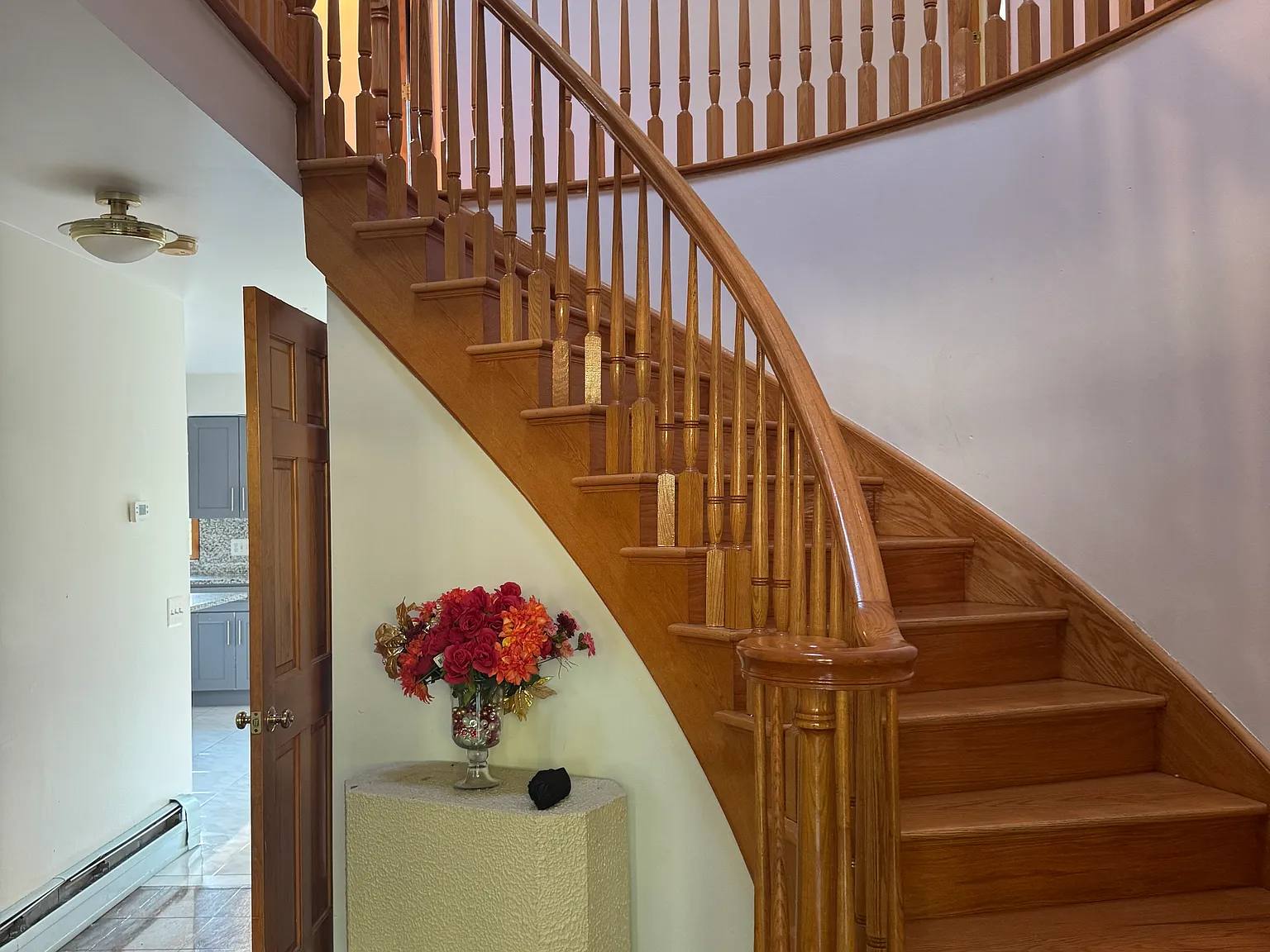 5 bed, 3516 sqft, $9,000 — Photo 3