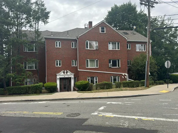 548 Centre St, Newton, MA 02458