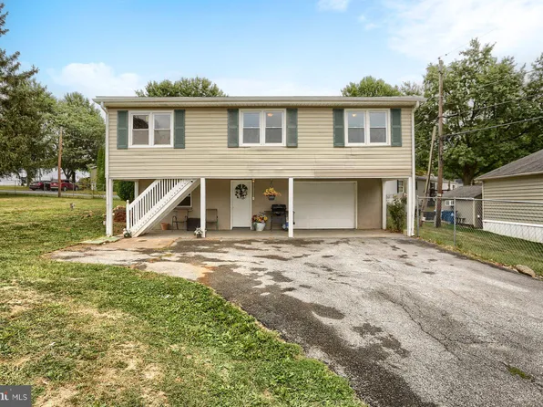 1880 Longview Dr, Middletown, PA 17057