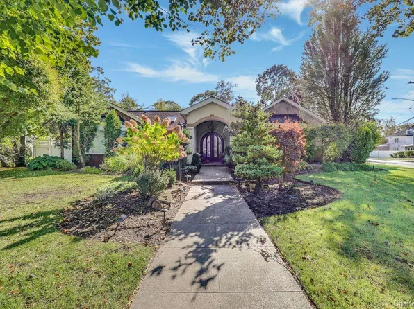 101 Harold Road, Woodmere, NY 11598