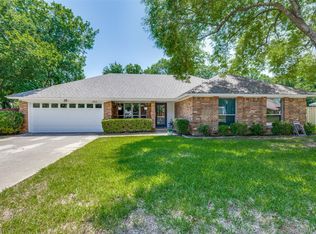 3709 Woodside Dr, Arlington, TX 76016