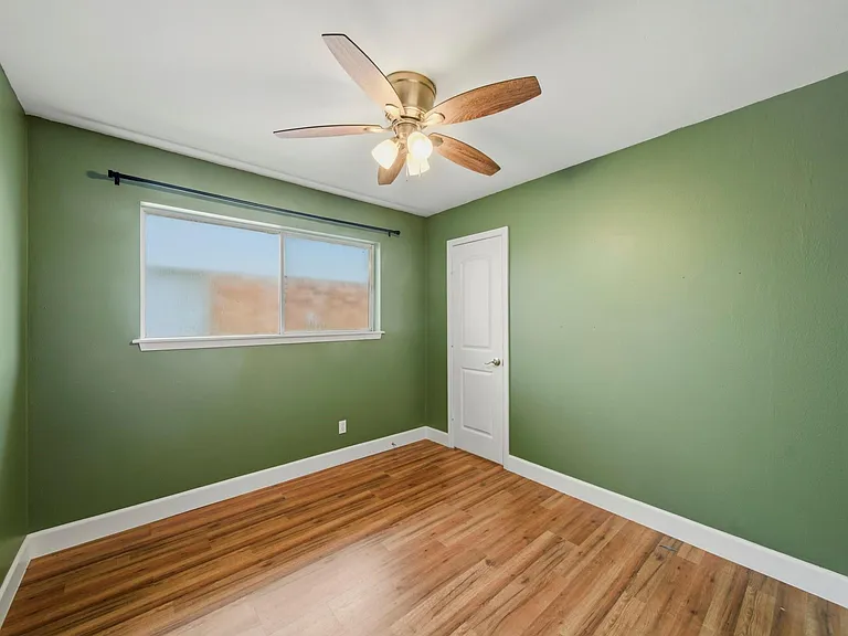 10658 Northbrook Dr — Photo 19