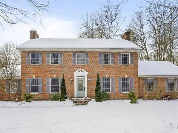 3900 Yellow Creek Rd W, Akron, OH 44333