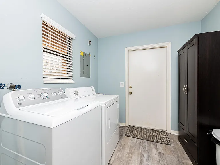 270 E Glassboro Ct #17-1B — Photo 11