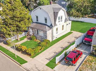 24 Lillian Ave, Freeport, NY 11520