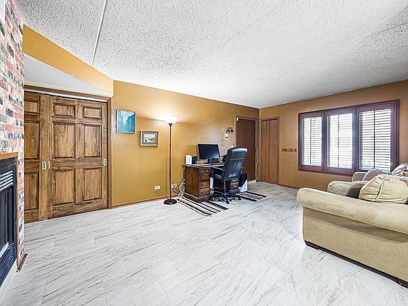 3rd image of 1226 Chalet Rd #2-102