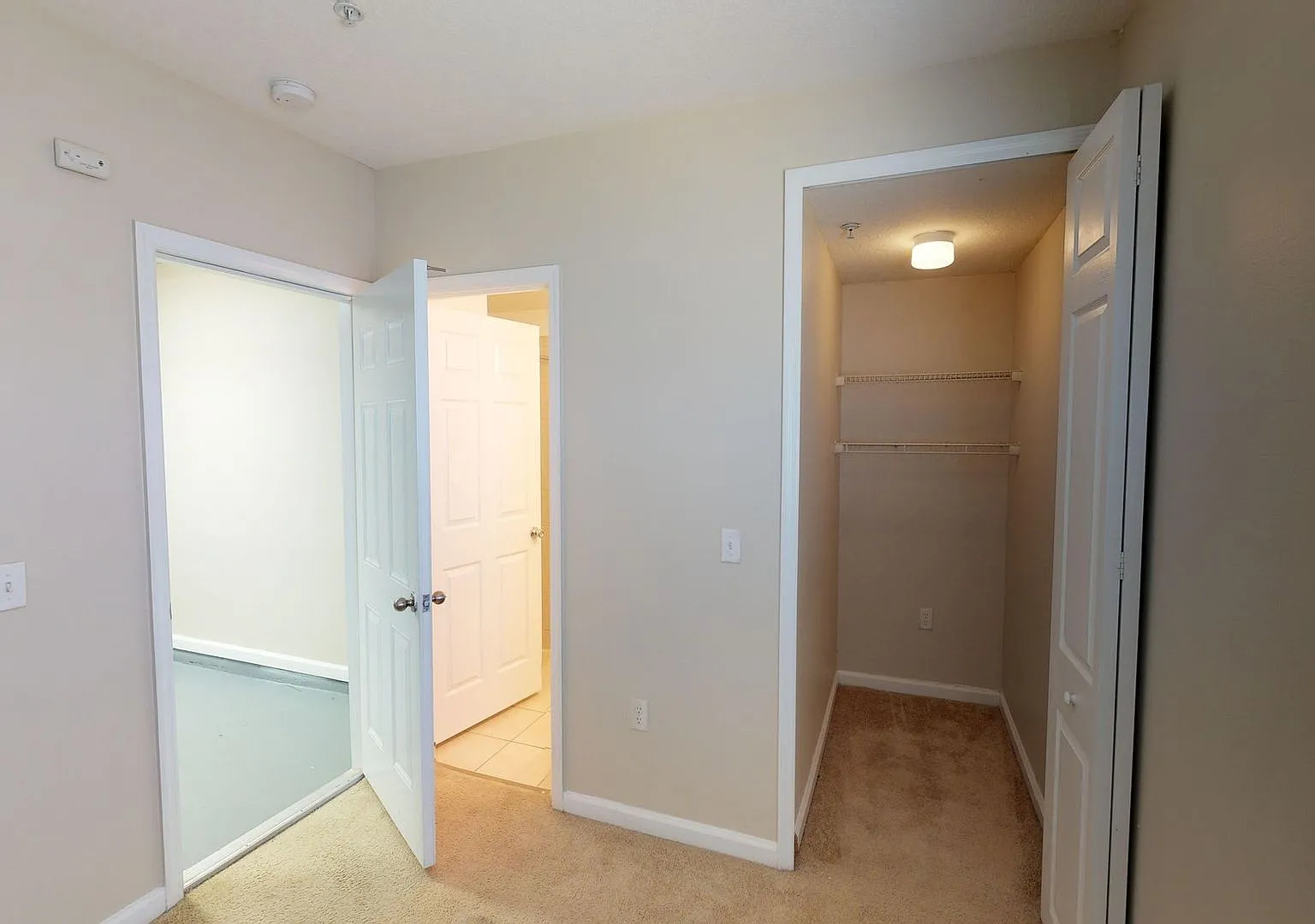 Town Park Villas — Photo 2